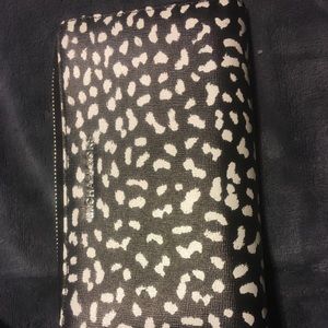 Michael Kors Leopard smartphone wristlet